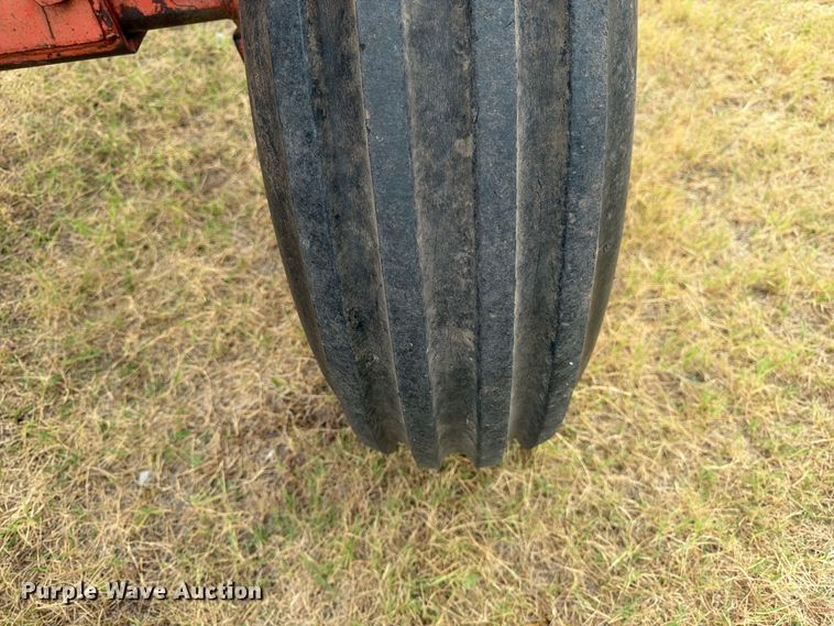 image for item EX0560 1976 Case 970 tractor