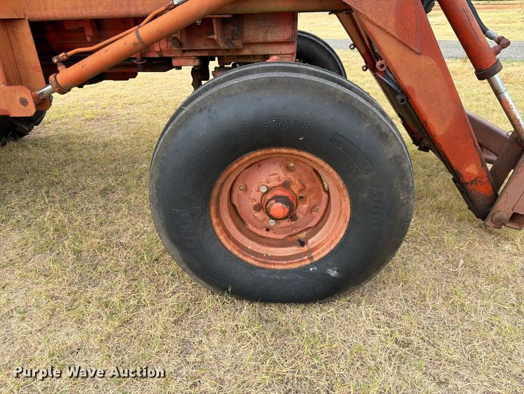 image for item EX0560 1976 Case 970 tractor