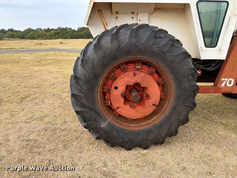 image for item EX0560 1976 Case 970 tractor