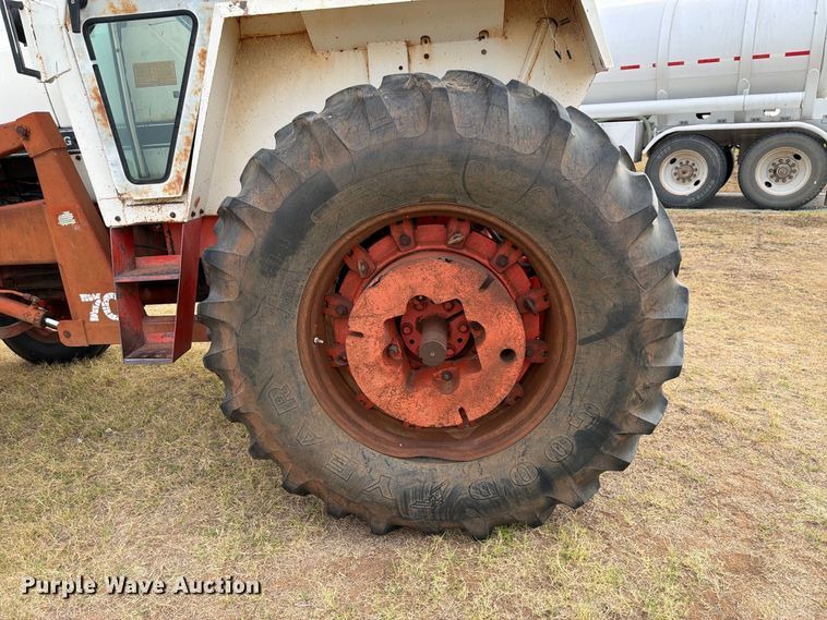 image for item EX0560 1976 Case 970 tractor