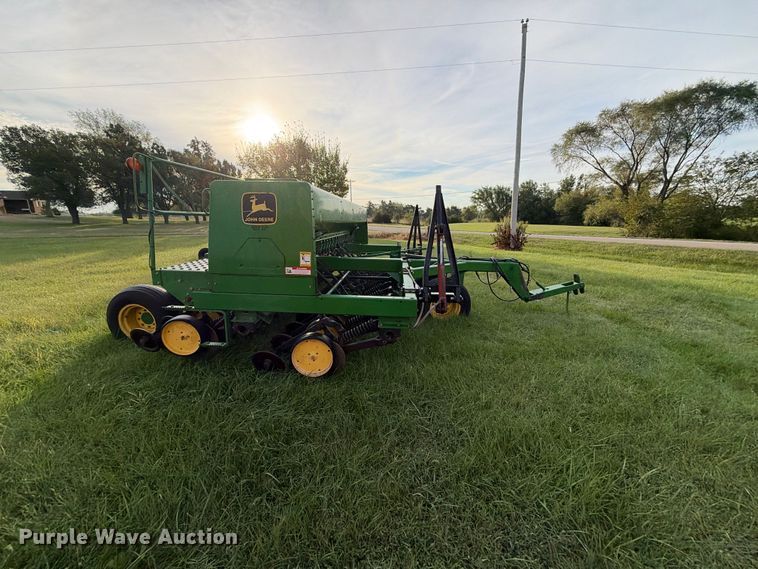 image for item EX2275 1993 John Deere 750 no-till grain drill