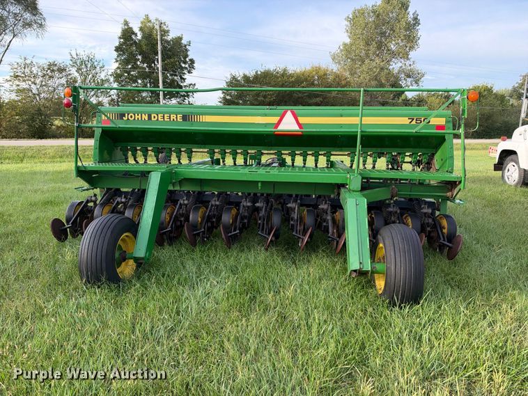 image for item EX2275 1993 John Deere 750 no-till grain drill