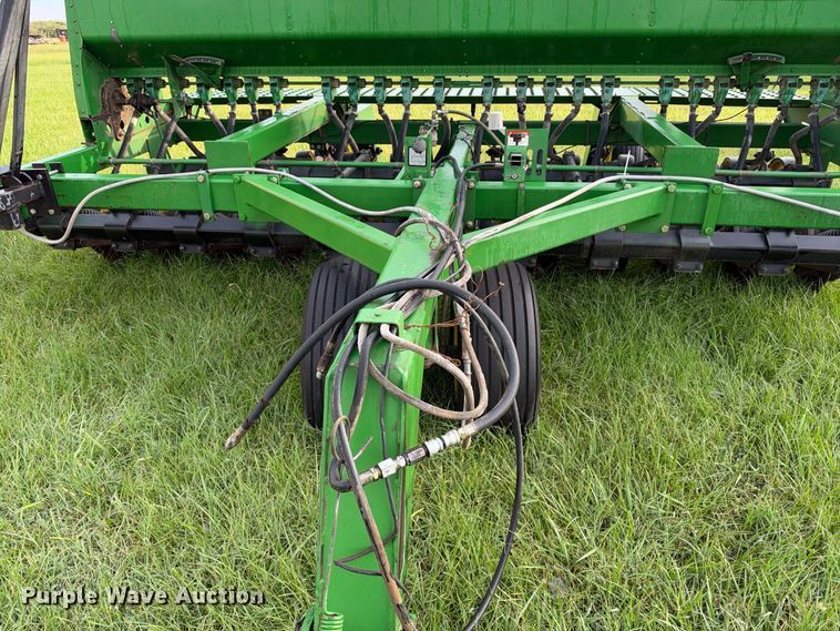 image for item EX2275 1993 John Deere 750 no-till grain drill