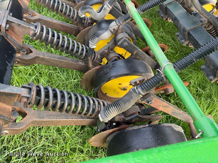 image for item EX2275 1993 John Deere 750 no-till grain drill