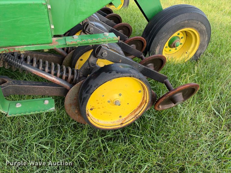 image for item EX2275 1993 John Deere 750 no-till grain drill