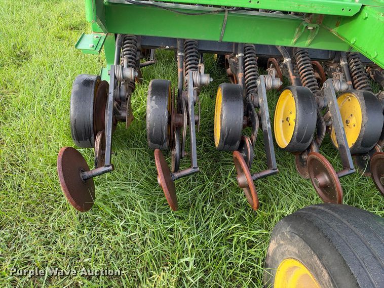 image for item EX2275 1993 John Deere 750 no-till grain drill
