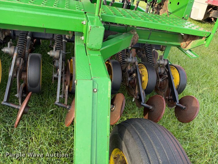 image for item EX2275 1993 John Deere 750 no-till grain drill
