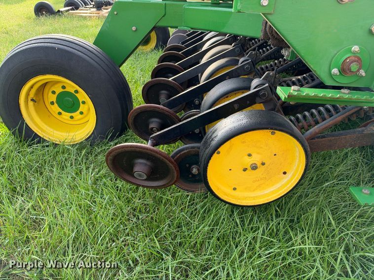 image for item EX2275 1993 John Deere 750 no-till grain drill