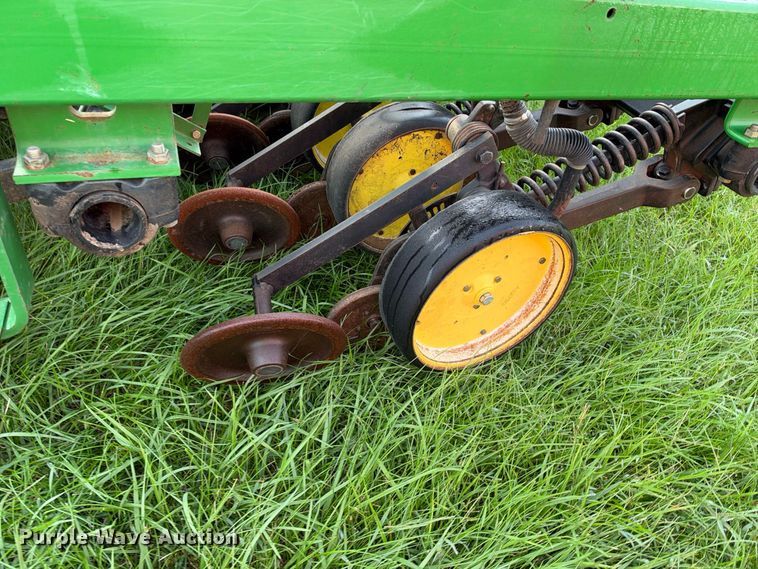 image for item EX2275 1993 John Deere 750 no-till grain drill