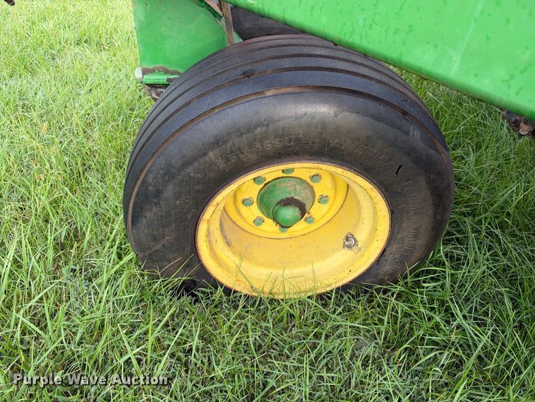image for item EX2275 1993 John Deere 750 no-till grain drill