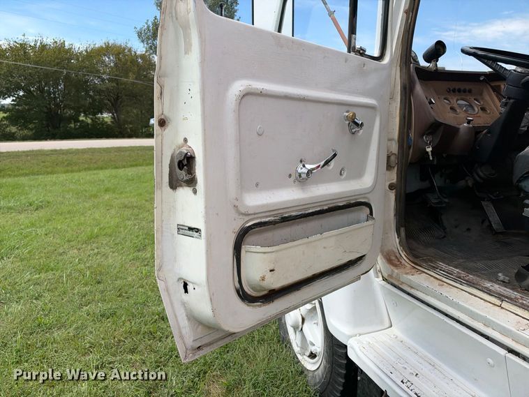 image for item EX2276 1976 Ford 750 