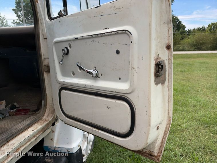 image for item EX2276 1976 Ford 750 