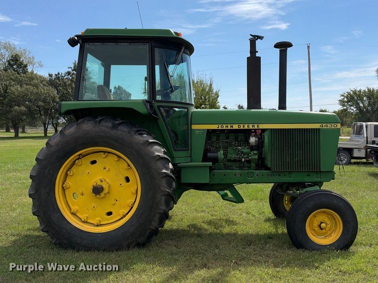 image for item EX2278 1976 John Deere 4430 tractor