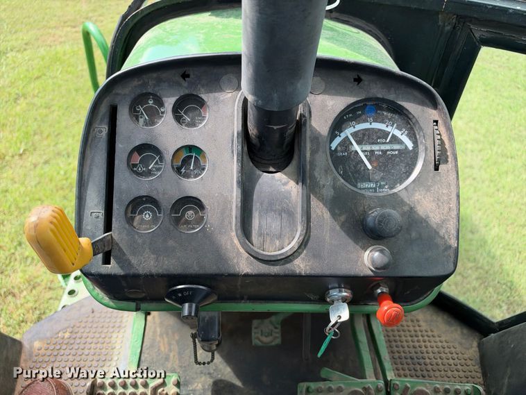 image for item EX2278 1976 John Deere 4430 tractor