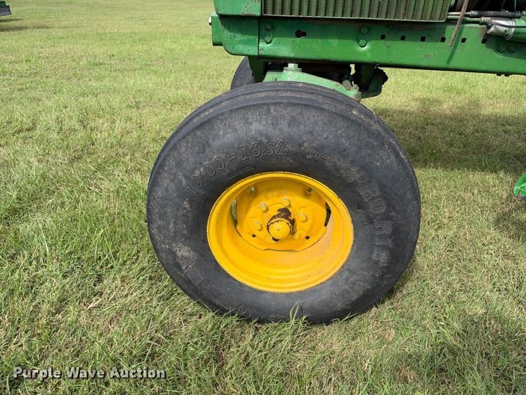 image for item EX2278 1976 John Deere 4430 tractor