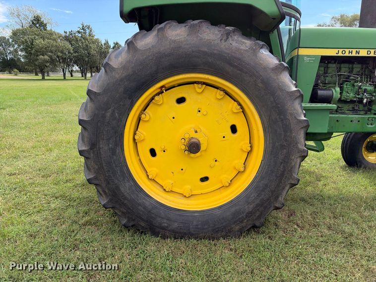 image for item EX2278 1976 John Deere 4430 tractor