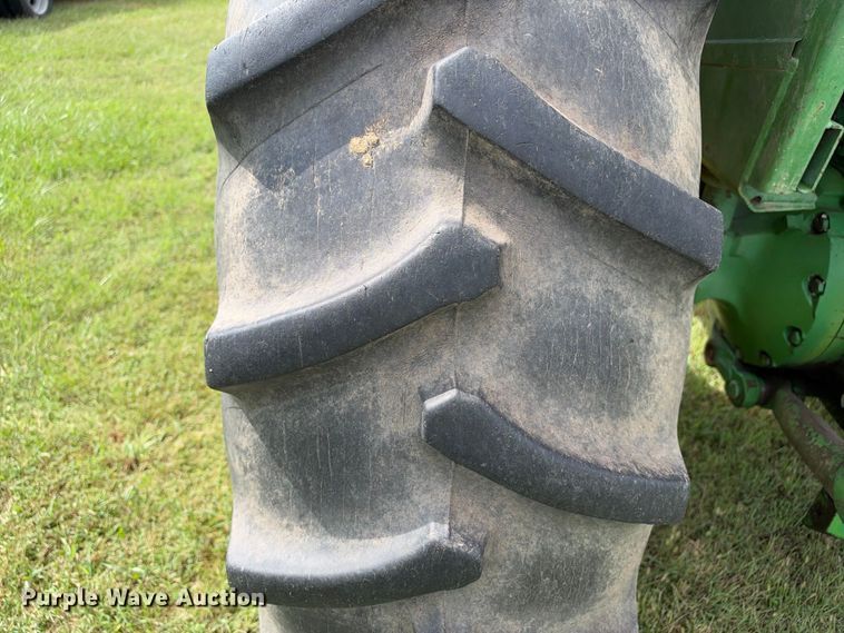 image for item EX2278 1976 John Deere 4430 tractor