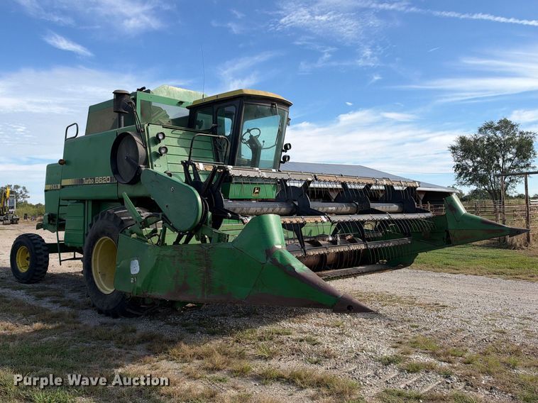 image for item EX2281 1980 John Deere 6620 combine