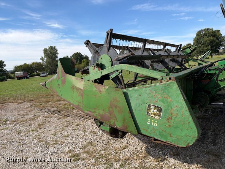 image for item EX2281 1980 John Deere 6620 combine