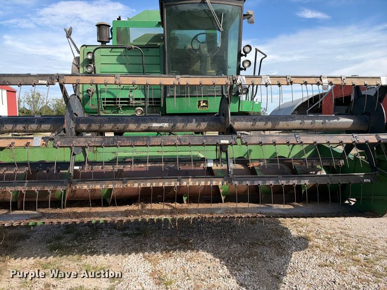 image for item EX2281 1980 John Deere 6620 combine