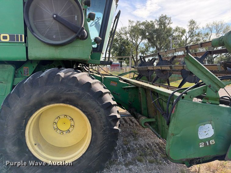 image for item EX2281 1980 John Deere 6620 combine