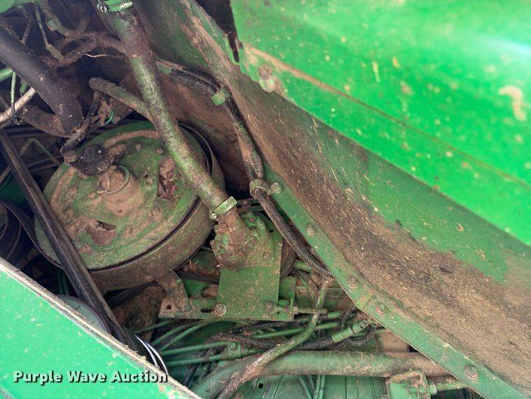 image for item EX2281 1980 John Deere 6620 combine