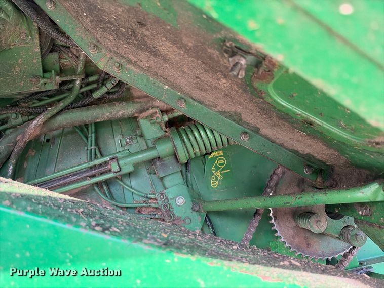 image for item EX2281 1980 John Deere 6620 combine