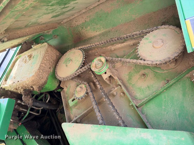 image for item EX2281 1980 John Deere 6620 combine