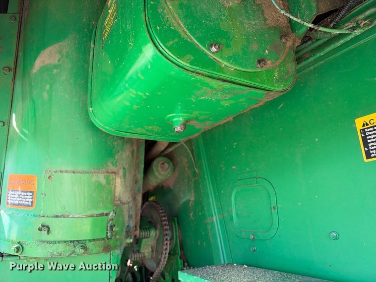 image for item EX2281 1980 John Deere 6620 combine