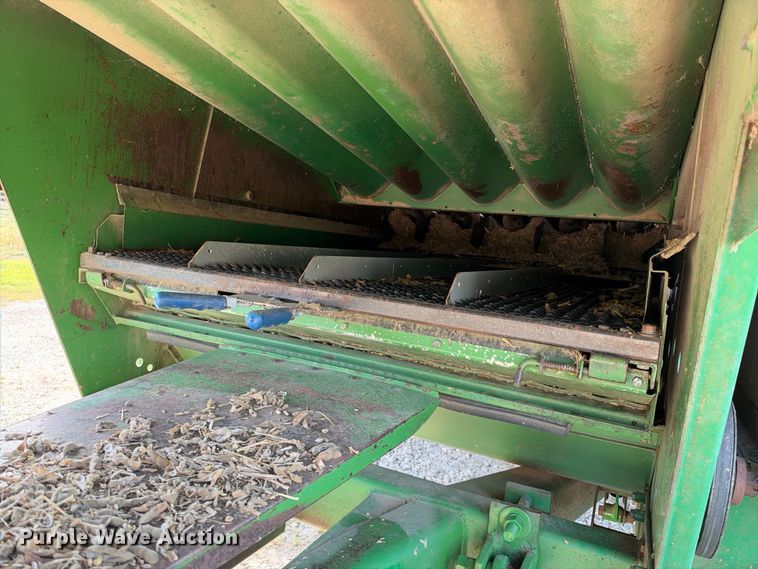 image for item EX2281 1980 John Deere 6620 combine