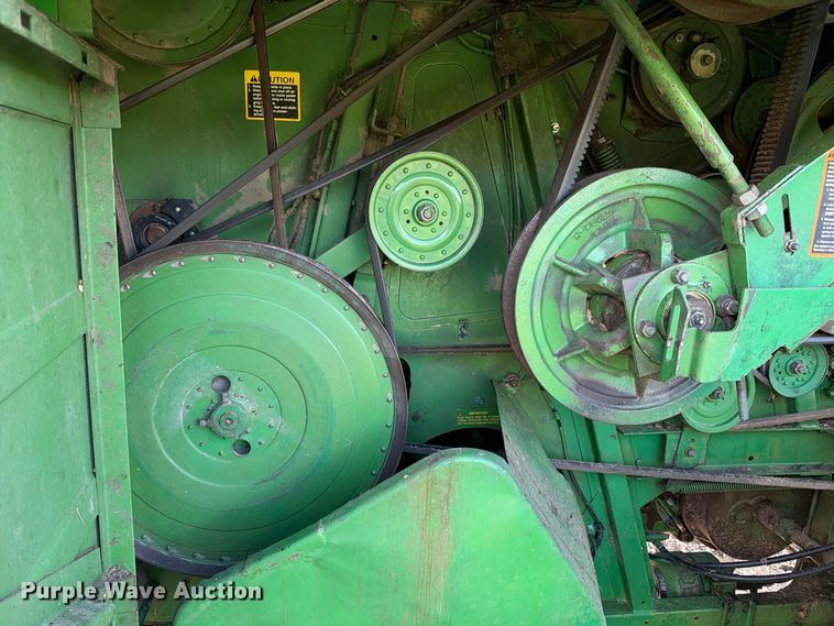 image for item EX2281 1980 John Deere 6620 combine