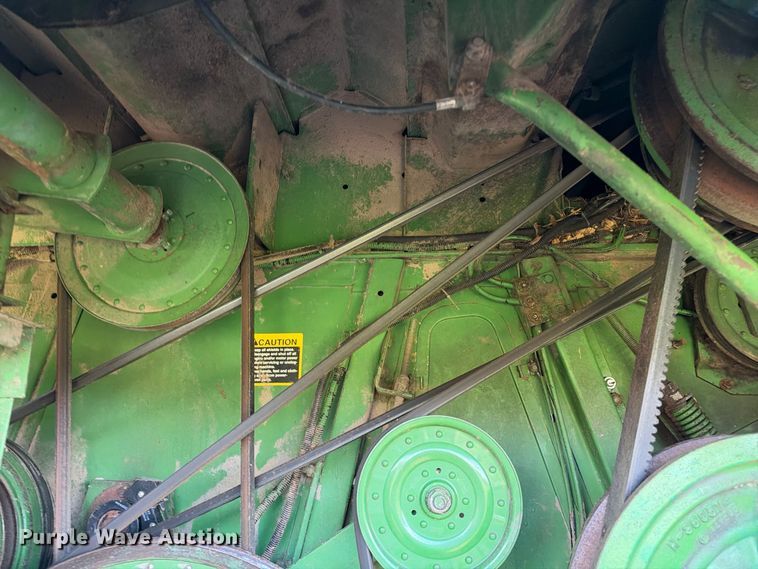 image for item EX2281 1980 John Deere 6620 combine