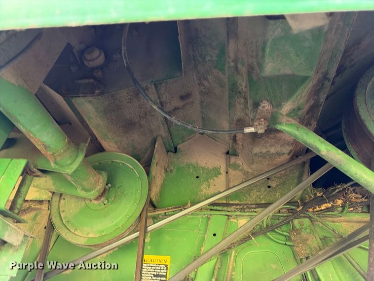 image for item EX2281 1980 John Deere 6620 combine