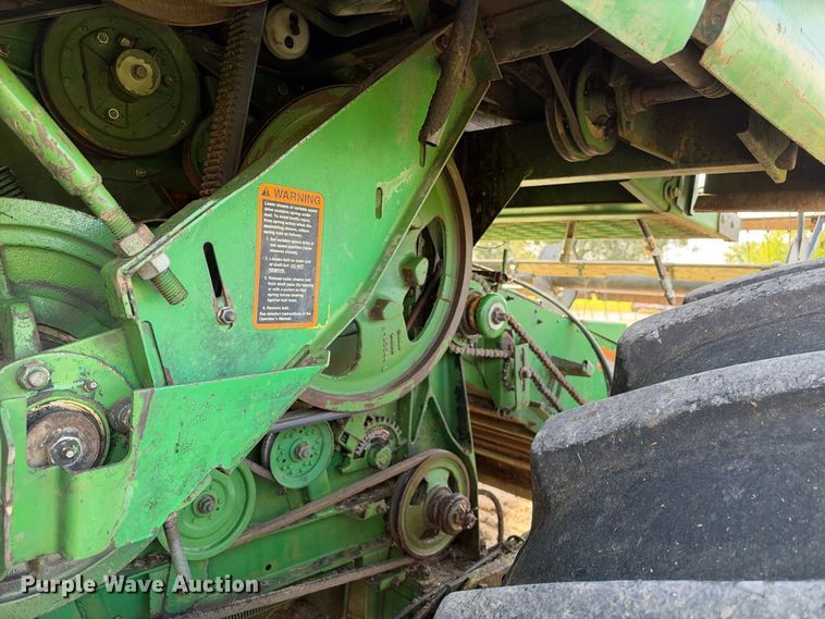 image for item EX2281 1980 John Deere 6620 combine