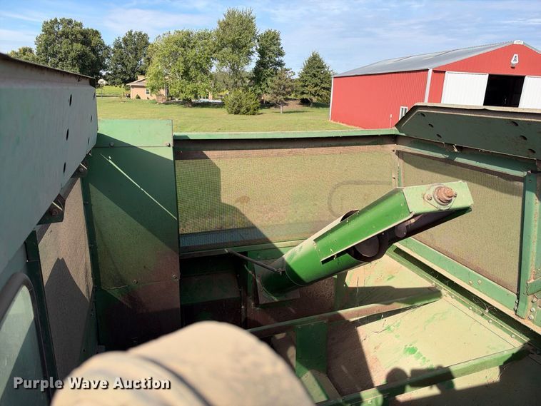 image for item EX2281 1980 John Deere 6620 combine