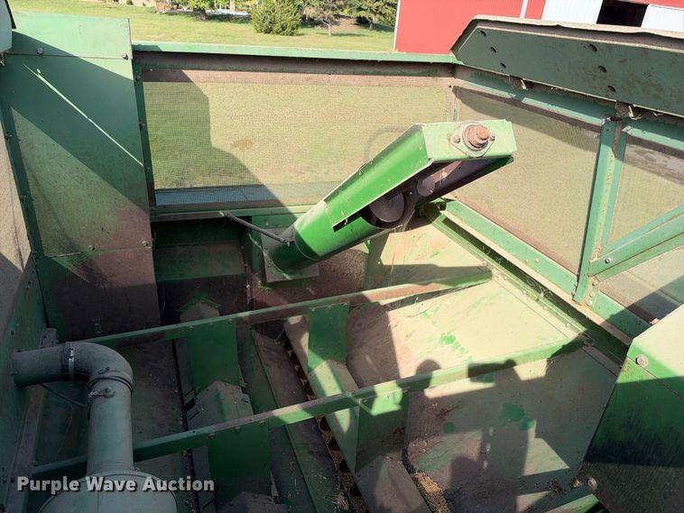 image for item EX2281 1980 John Deere 6620 combine