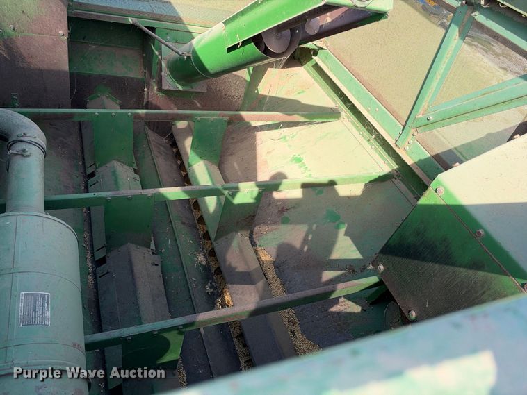 image for item EX2281 1980 John Deere 6620 combine