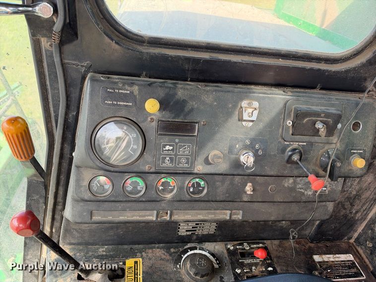 image for item EX2281 1980 John Deere 6620 combine