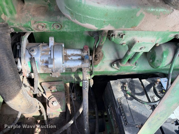 image for item EX2281 1980 John Deere 6620 combine