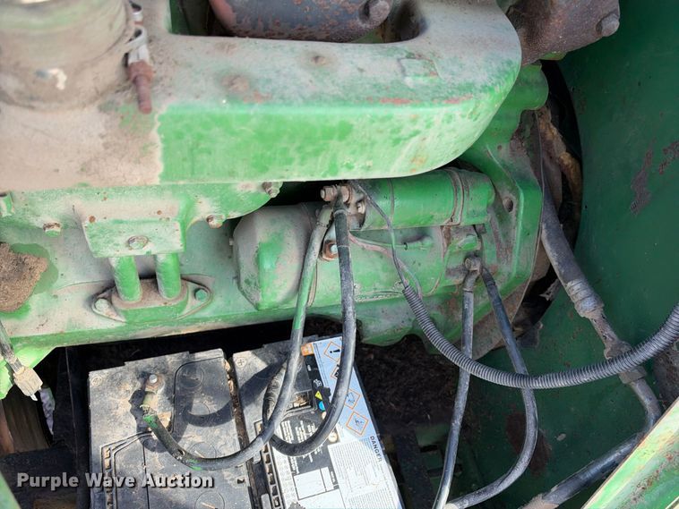 image for item EX2281 1980 John Deere 6620 combine