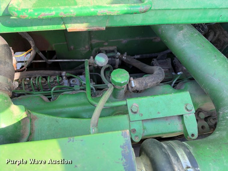 image for item EX2281 1980 John Deere 6620 combine