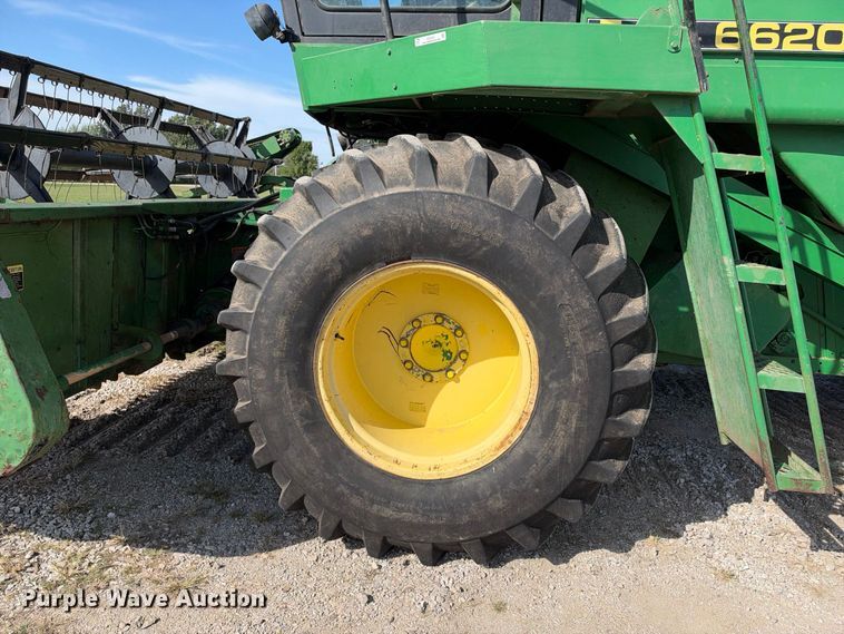 image for item EX2281 1980 John Deere 6620 combine
