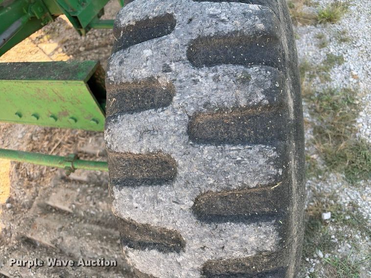 image for item EX2281 1980 John Deere 6620 combine