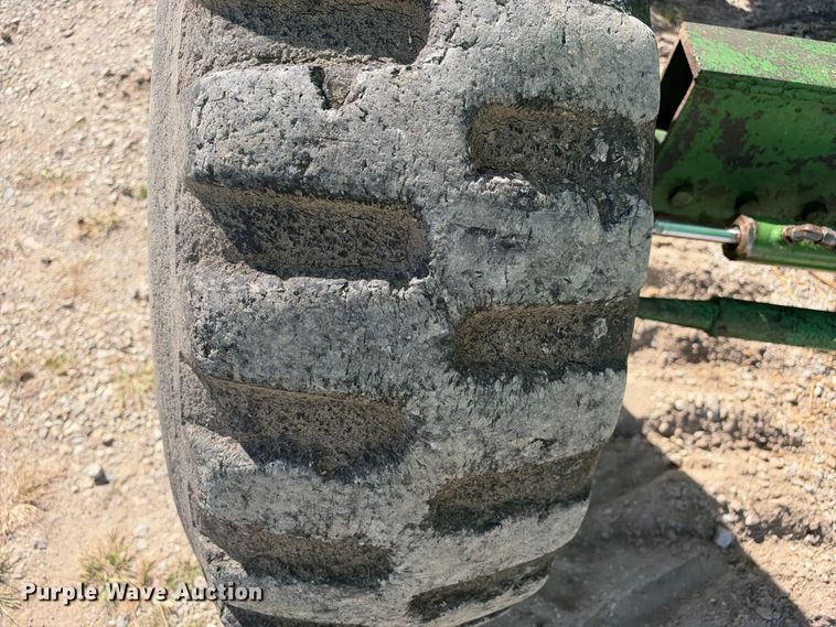image for item EX2281 1980 John Deere 6620 combine