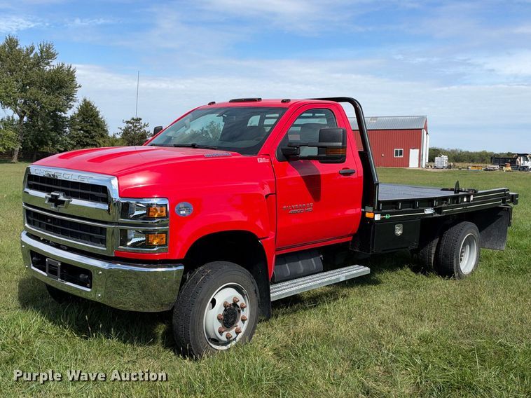 image for item EX2284 2021 Chevrolet  4500HD bale bed truck