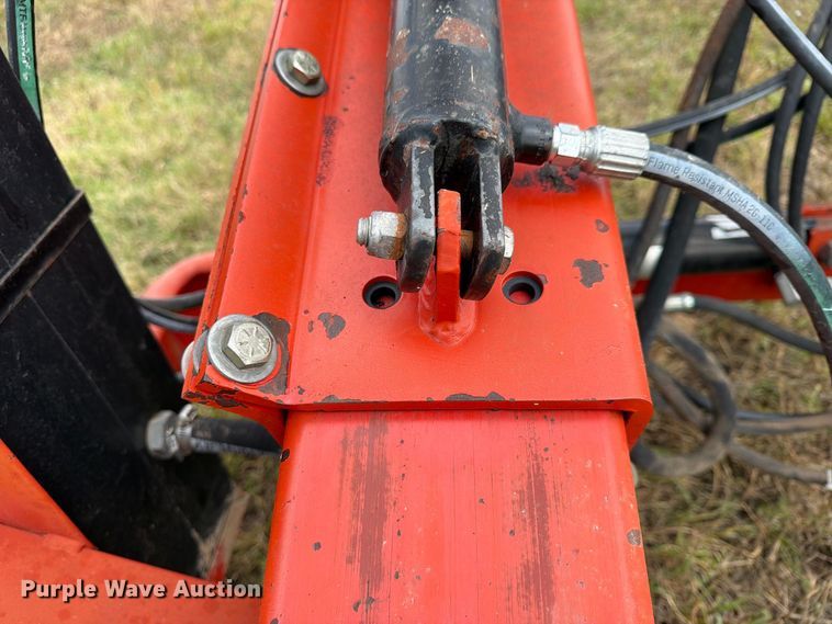 image for item EX4332 Wheatheart hydraulic post driver