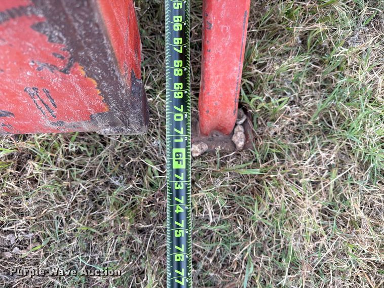 image for item EX4332 Wheatheart hydraulic post driver
