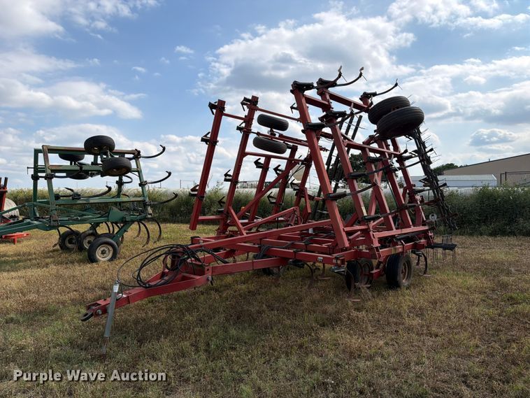 Case 5800/4300 field cultivator