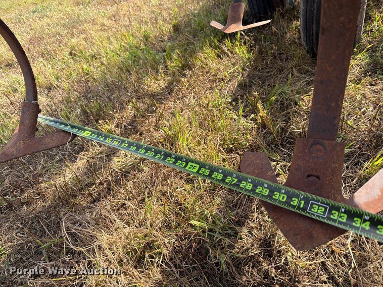 image for item EX4334 Case 5800/4300 field cultivator