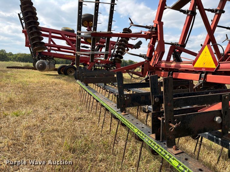 image for item EX4334 Case 5800/4300 field cultivator